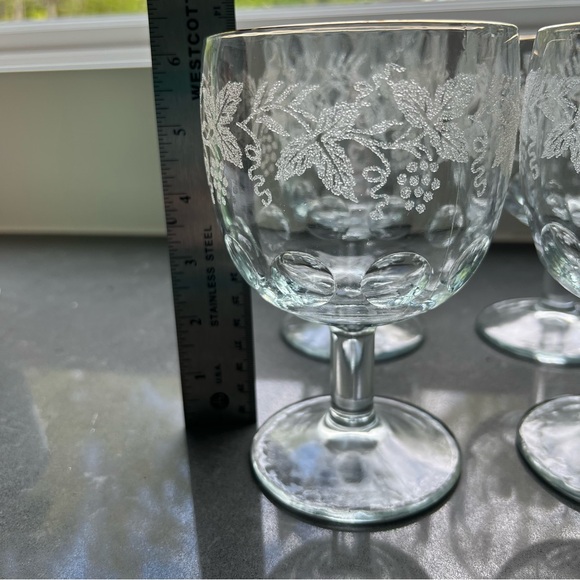 Set of 5 water goblets - Picture 2 of 5